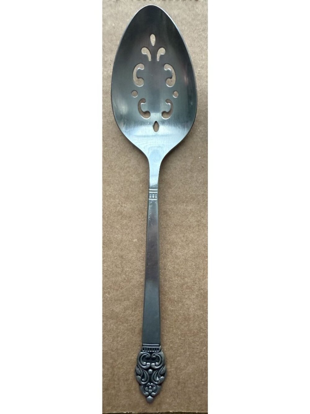 Oneida Community Vinland (Stainless) Pattern Pierced Table Serving Spoon 8 1/2" - Picture 3 of 8